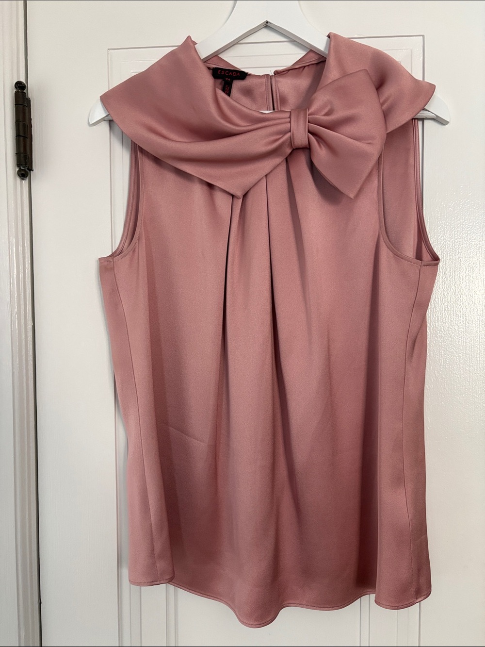Escada Dusty Rose Mauve Silk Sleeveless Bow-Collar Shell US size 12